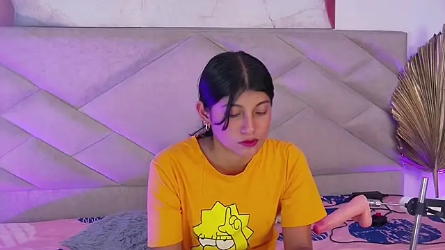 Snapshot of YeseniaRodriguez3 chatting on November 12, 2025, 7:40 pm YeseniaRodriguez3 online show from November 12, 2025, 7:40 pm