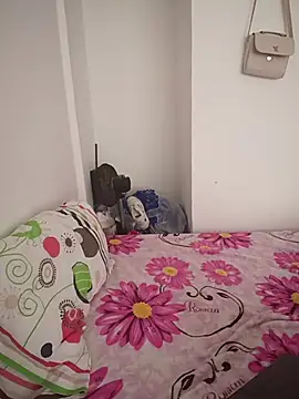 Snapshot of YeseniaRodriguez3 chatting on December 17, 2025, 8:14 pm YeseniaRodriguez3 online show from December 17, 2025, 8:14 pm