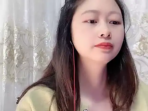 nuannuan35593 online show from November 3, 2025, 12:31 pm