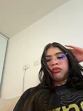 Tatishernandez online show from October 31, 2025, 1:35 am