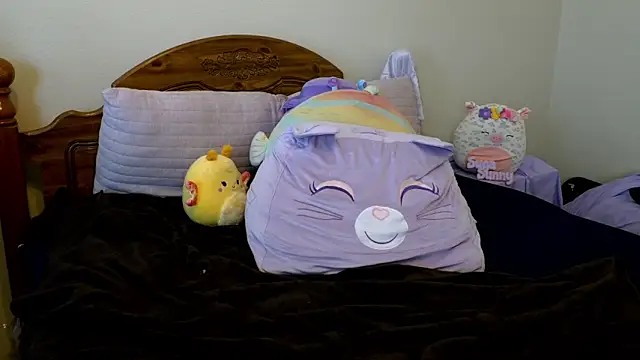 sugasunny04 online show from April 16, 2026, 9:39 pm