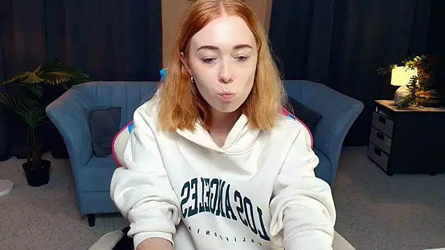 AddieOsler online show from November 16, 2025, 8:35 pm