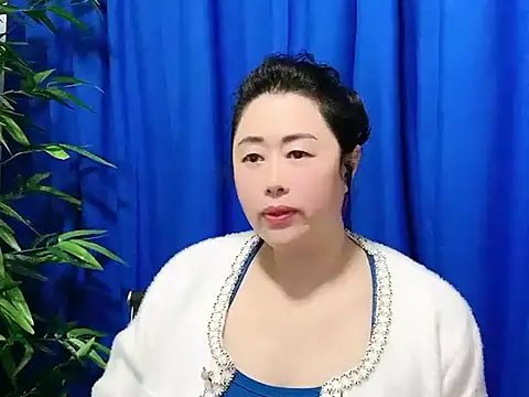 yaoyao22678 online show from October 28, 2025, 4:24 am