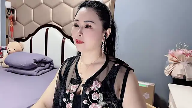 yaoyao22678 online show from May 16, 2026, 1:59 am