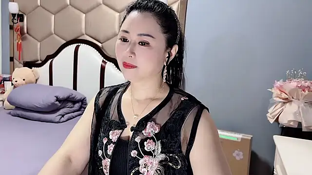 yaoyao22678 online show from May 16, 2026, 2:10 am