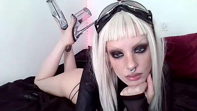 Snapshot of eva_nexus chatting on February 5, 2026, 6:37 pm eva nexus online show from February 5, 2026, 6:37 pm