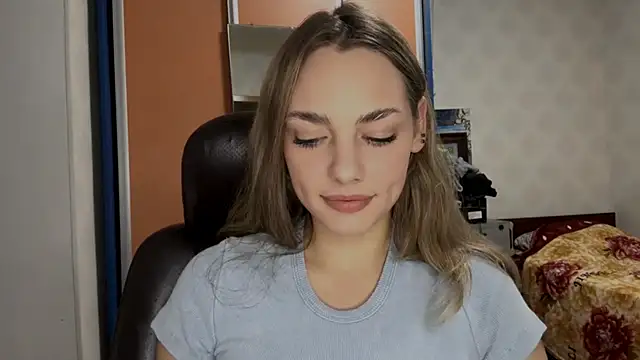 Snapshot of IlanaLafferty chatting on November 26, 2025, 7:36 pm IlanaLafferty online show from November 26, 2025, 7:36 pm