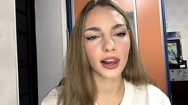 Snapshot of IlanaLafferty chatting on November 14, 2025, 7:06 pm IlanaLafferty online show from November 14, 2025, 7:06 pm