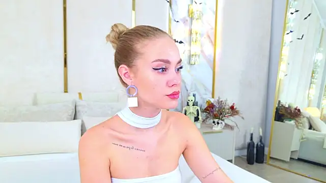 Snapshot of Rose_Masson chatting on November 4, 2025, 5:44 am Rose Masson online show from November 4, 2025, 5:44 am