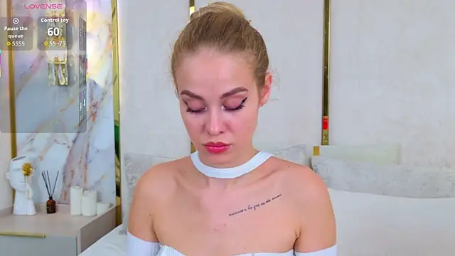 Snapshot of Rose_Masson chatting on November 12, 2025, 7:45 am Rose Masson online show from November 12, 2025, 7:45 am