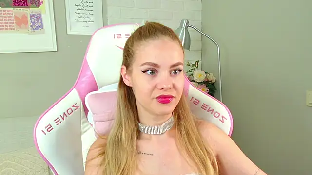 Snapshot of Rose_Masson chatting on November 29, 2025, 5:29 am Rose Masson online show from November 29, 2025, 5:29 am