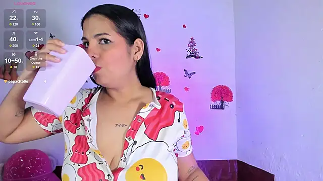 Snapshot of Leyacopper_ chatting on February 21, 2026, 12:01 am Leyacopper online show from February 21, 2026, 12:01 am