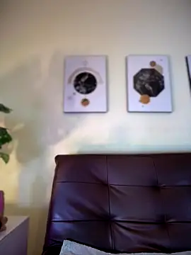 RileyFlame online show from November 19, 2025, 2:06 pm