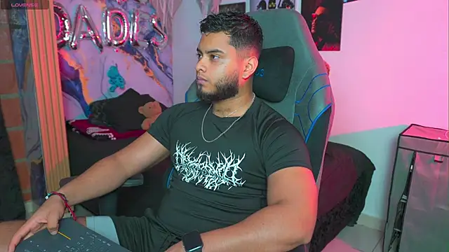 Tiler wolker online show from April 24, 2026, 1:29 am