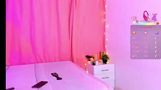 nahomi28  online show from November 28, 2025, 6:19 pm