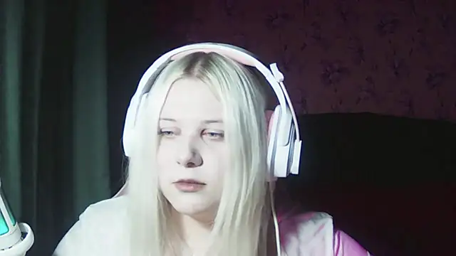 Snapshot of JessiAngels chatting on October 27, 2025, 9:27 pm JessiAngels online show from October 27, 2025, 9:27 pm