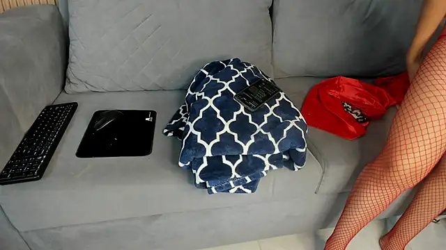 NhoanBrunette online show from November 19, 2025, 12:38 pm