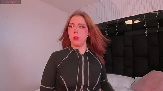 JanneBlossom  online show from February 18, 2026, 10:39 pm