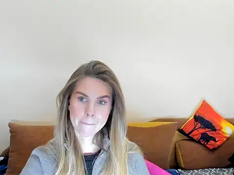 Snapshot of LinaBey chatting on February 12, 2026, 5:23 pm LinaBey online show from February 12, 2026, 5:23 pm