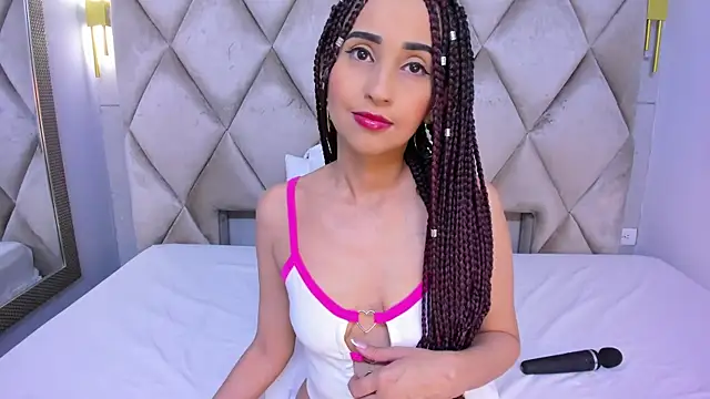 violett rabbit  online show from February 5, 2026, 8:15 pm