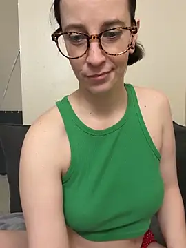 CreamedKitten online show from December 18, 2025, 4:22 pm