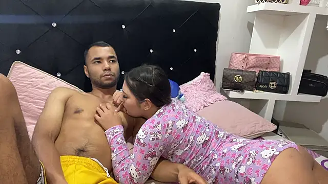 Hot2gether69 online show from March 8, 2026, 4:27 am