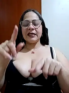 Snapshot of Angie_milf50 chatting on October 29, 2025, 2:21 am Angie milf50 online show from October 29, 2025, 2:21 am