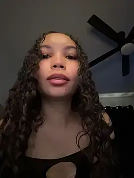 Snapshot of nikkiloveee chatting on July 30, 2026, 6:18 pm nikkiloveee online show from July 30, 2026, 6:18 pm