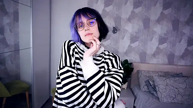 KellePourier online show from November 2, 2025, 5:18 pm