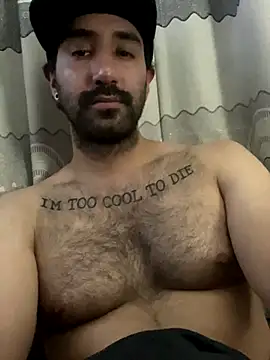 squir couple online show from November 4, 2025, 3:32 am