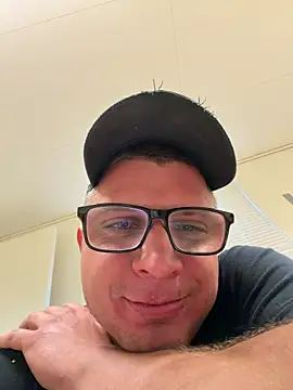 Snapshot of PolishBoy1995 chatting on November 5, 2025, 1:47 pm PolishBoy1995 online show from November 5, 2025, 1:47 pm