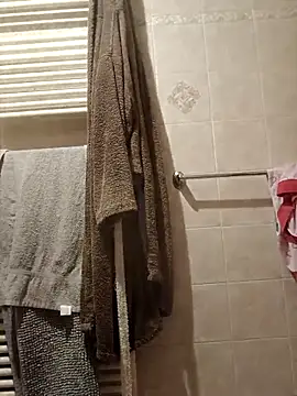 Snapshot of Pinos8700 chatting on October 30, 2025, 10:17 pm Pinos8700 online show from October 30, 2025, 10:17 pm