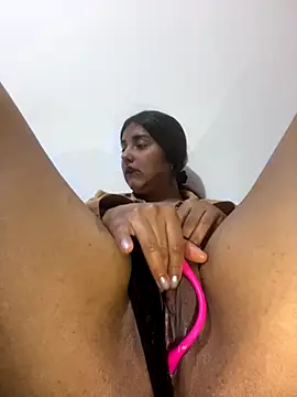 Au-rora online show from December 1, 2025, 3:51 am