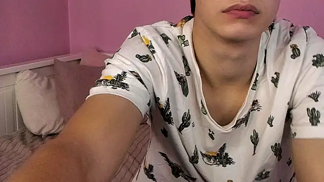 Snapshot of NuvyLace chatting on October 29, 2025, 1:32 pm NuvyLace online show from October 29, 2025, 1:32 pm