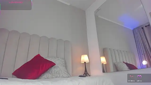 Melanie hillz online show from November 7, 2025, 7:07 pm