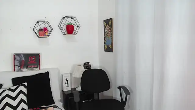 SaraaAdamss online show from January 14, 2026, 5:05 pm