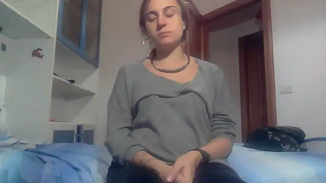 SinnEmily online show from November 17, 2025, 9:52 pm