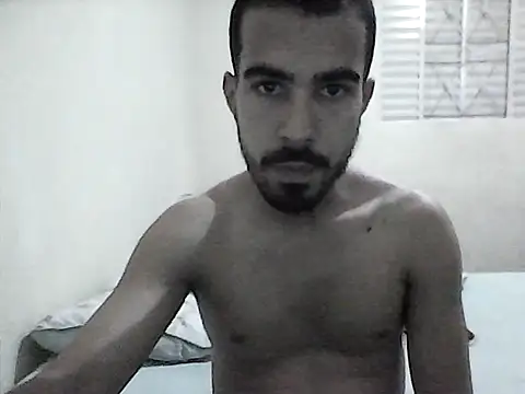 Snapshot of lucianoitalo chatting on October 30, 2025, 6:05 pm lucianoitalo online show from October 30, 2025, 6:05 pm