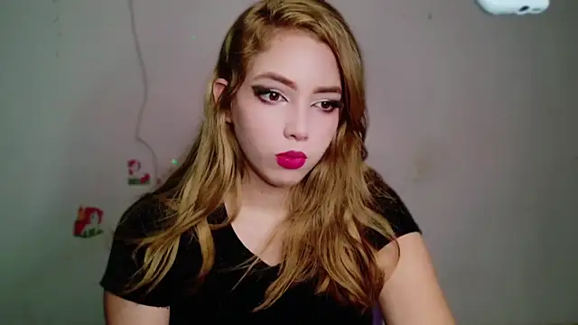 Snapshot of Natalia_alian chatting on October 31, 2025, 7:10 pm Natalia alian online show from October 31, 2025, 7:10 pm