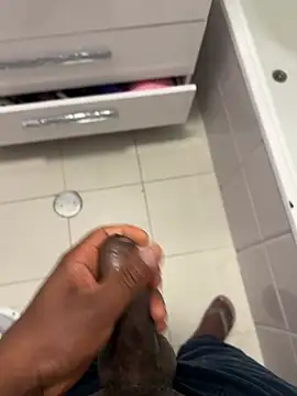 negrinho5 online show from April 13, 2026, 12:58 am