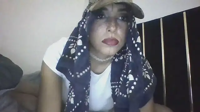 raveslavekandi online show from November 3, 2025, 3:12 am