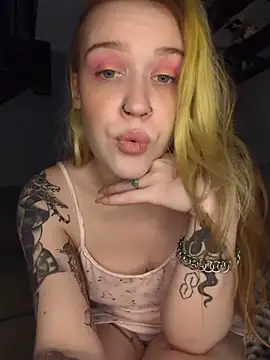 Snapshot of mattiethebaddieee chatting on February 12, 2026, 2:44 am mattiethebaddieee online show from February 12, 2026, 2:44 am