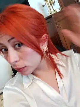 SiennaBite online show from November 24, 2025, 7:58 pm