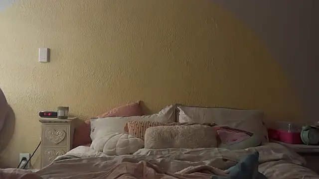 roxiebaby online show from December 1, 2025, 5:19 am