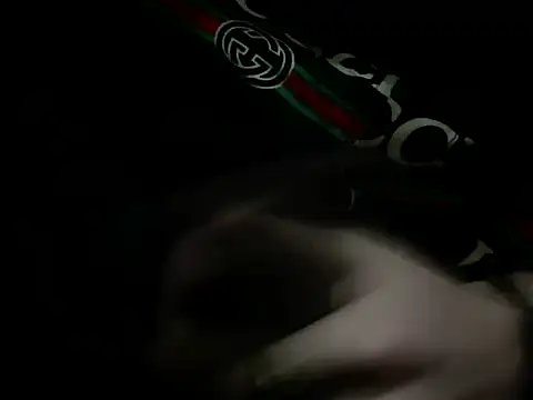 giovanift111 online show from May 16, 2026, 4:33 am