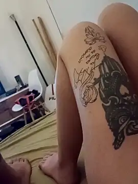 coralu2215 online show from February 12, 2026, 8:58 am