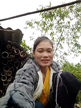 Snapshot of doggy-00 chatting on December 4, 2025, 8:57 am doggy-00 online show from December 4, 2025, 8:57 am