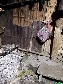 Snapshot of doggy-00 chatting on December 2, 2025, 12:18 pm doggy-00 online show from December 2, 2025, 12:18 pm