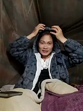 Snapshot of doggy-00 chatting on November 25, 2025, 8:53 pm doggy-00 online show from November 25, 2025, 8:53 pm