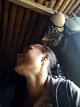 Snapshot of doggy-00 chatting on October 31, 2025, 12:51 am doggy-00 online show from October 31, 2025, 12:51 am